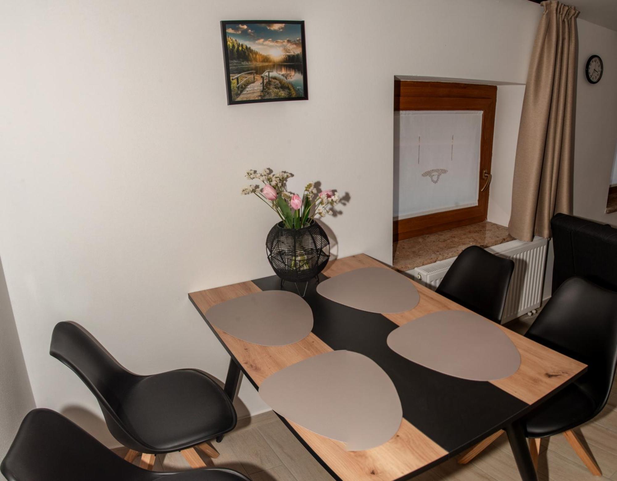 Apartmaji Tinta Kanal 外观 照片