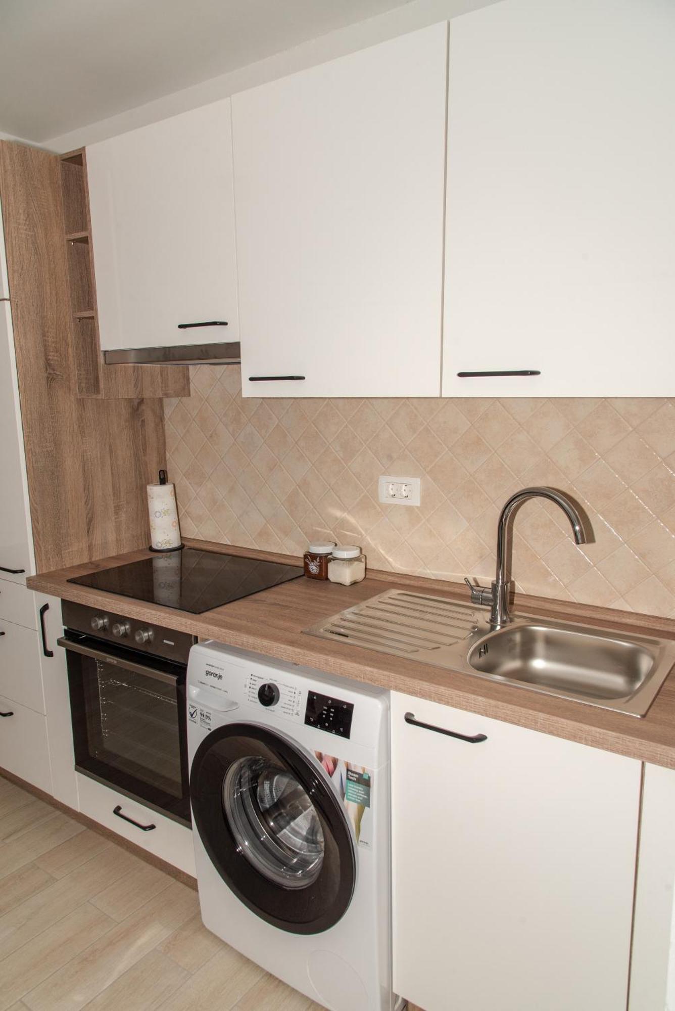 Apartmaji Tinta Kanal 外观 照片